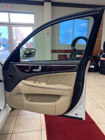 Used 2012 Hyundai Equus Signature image 17