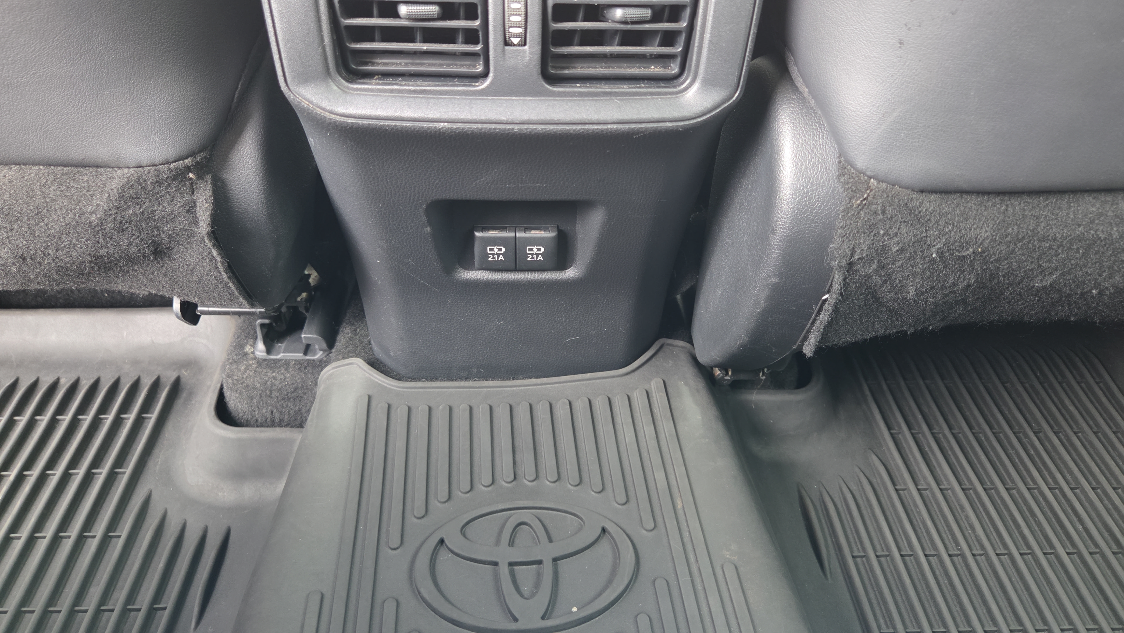 Used 2020 Toyota RAV4 Adventure AWD/4WD image 12