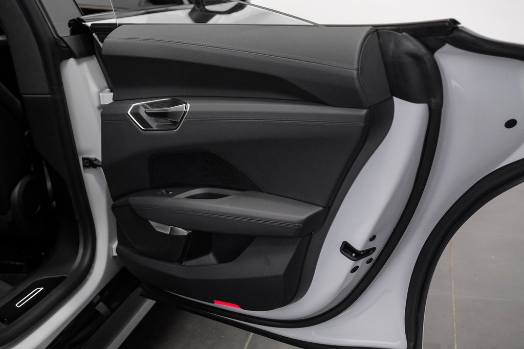 Used 2024 Audi e-tron GT Prestige image 48