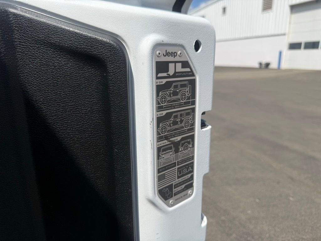 Used 2021 Jeep Wrangler Unlimited Sahara AWD/4WD image 50