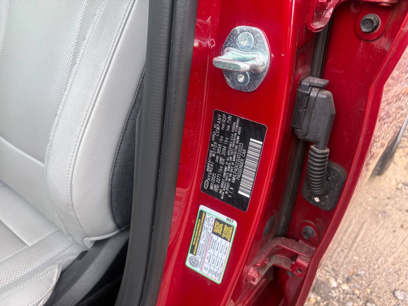 Used 2025 Hyundai Elantra Limited FWD image 27