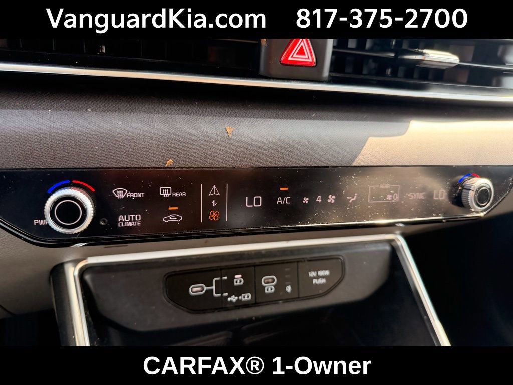 Certified 2025 Kia Carnival EX image 22