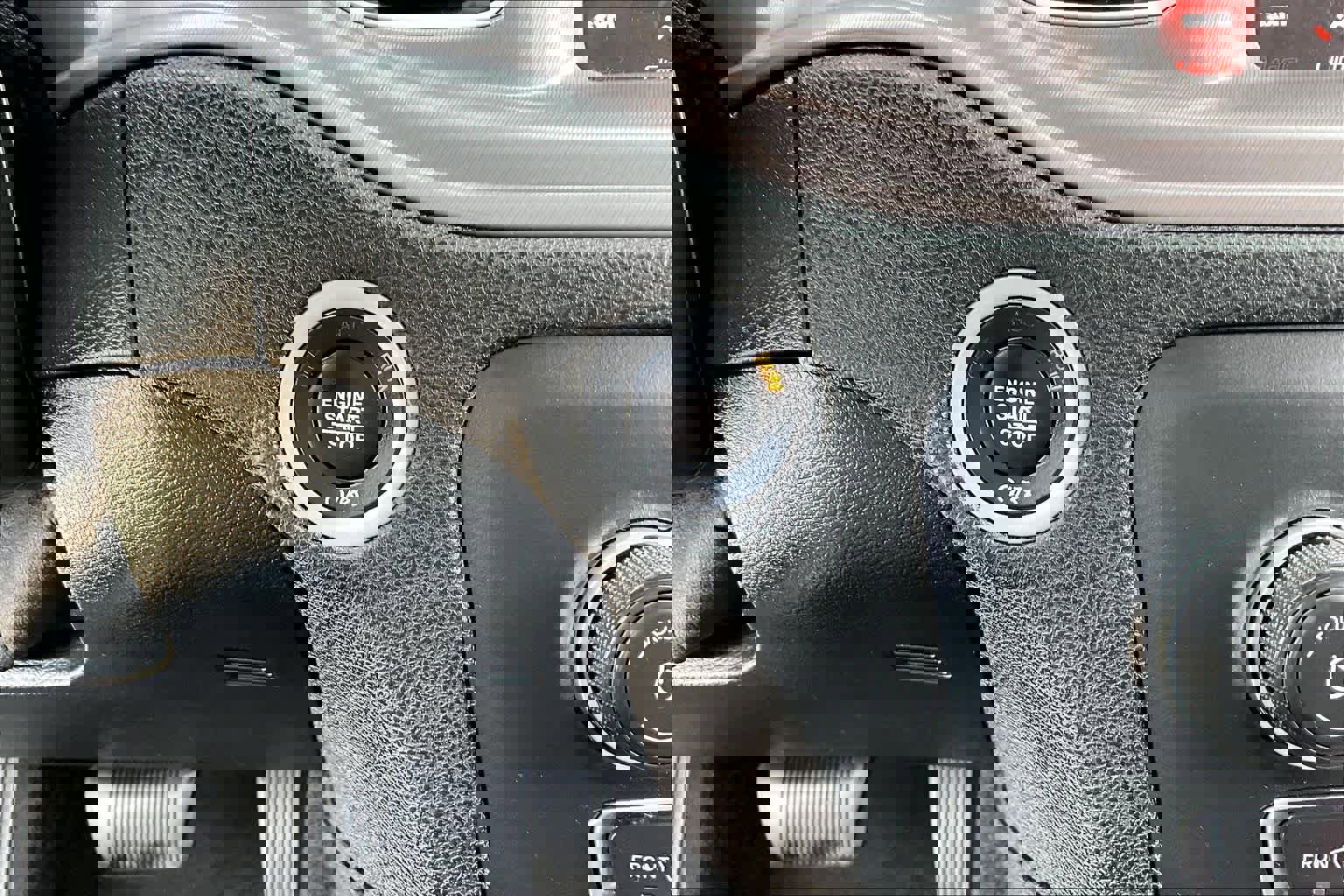 Used 2023 Dodge Charger SXT image 32