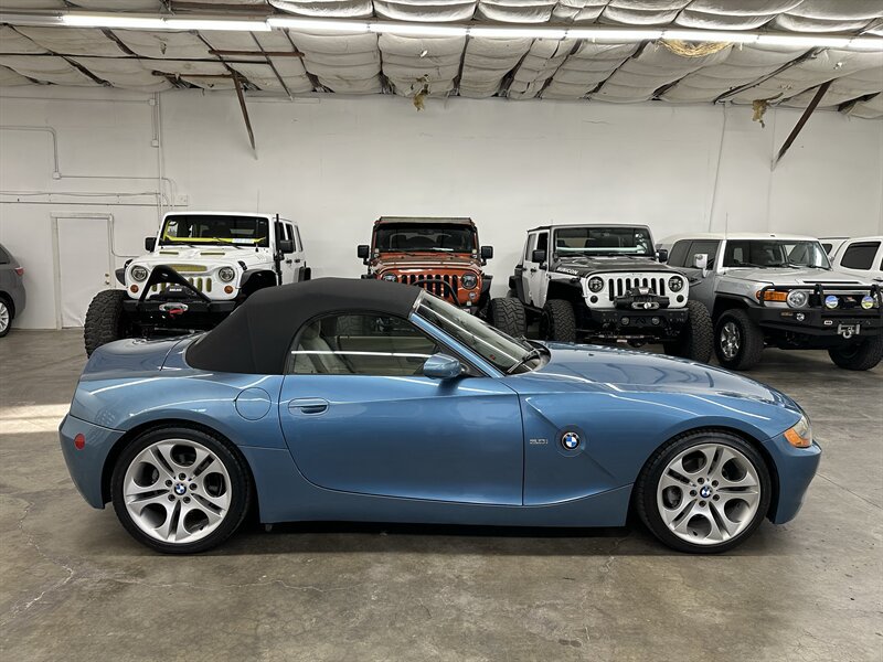 Used 2003 BMW Z4 3.0i RWD image 2