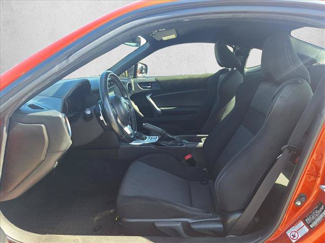 Used 2017 Toyota 86 RWD image 10