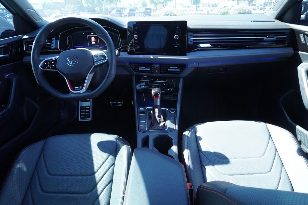 Used 2025 Volkswagen Jetta GLI Autobahn image 8