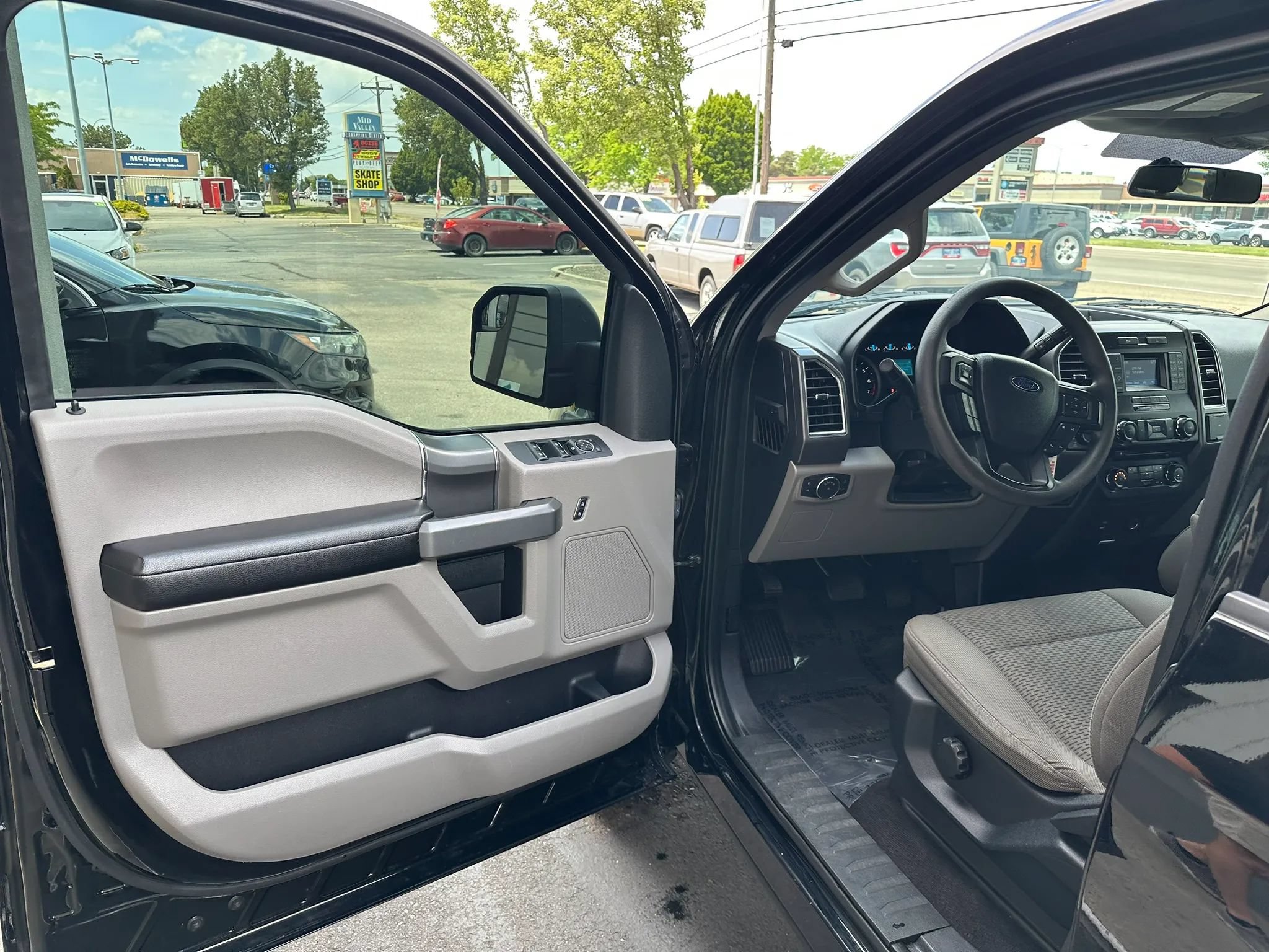 Used 2016 Ford F150 XLT w/ XTR Package AWD/4WD image 8
