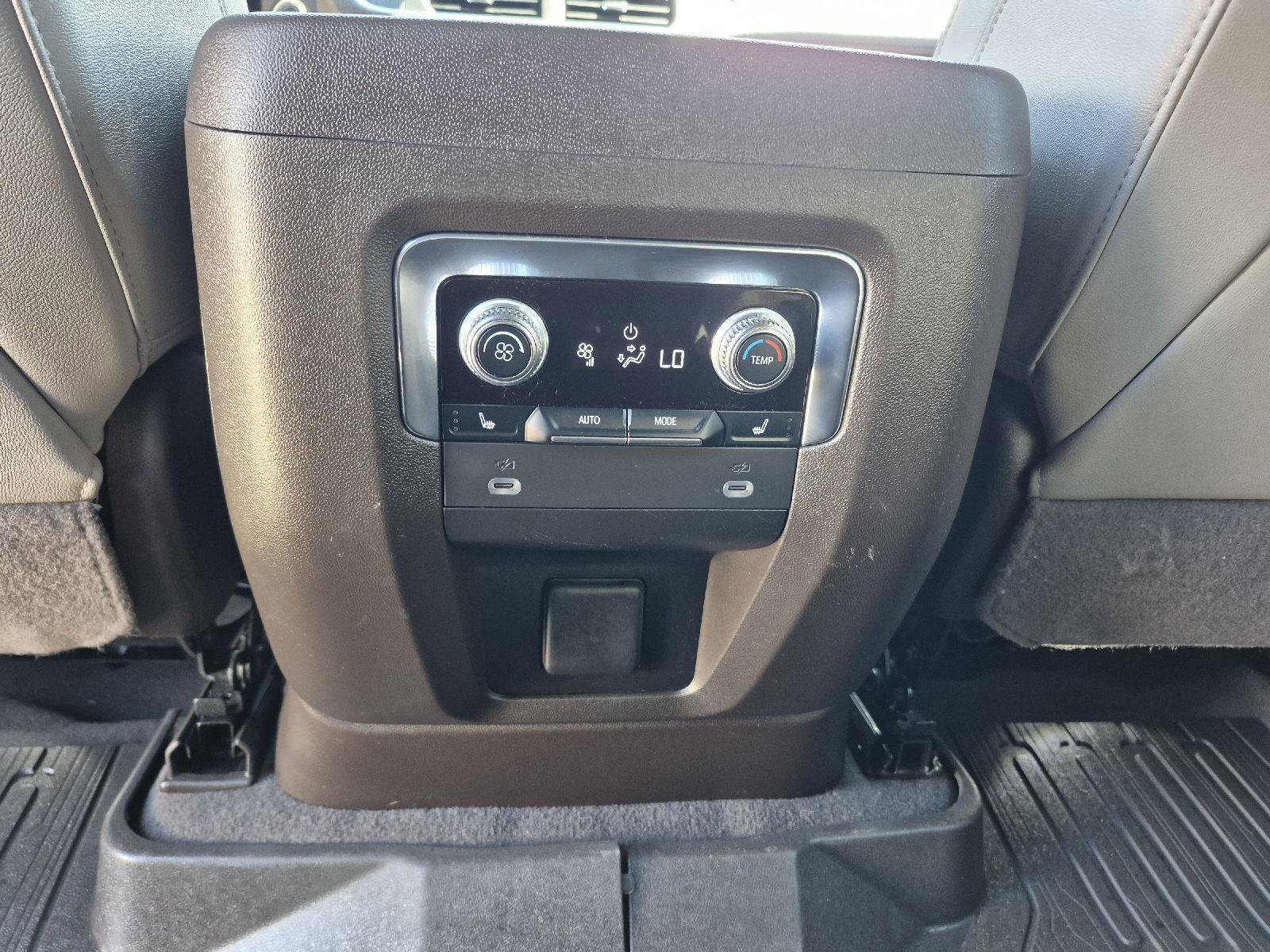 Used 2023 GMC Yukon XL SLT w/ SLT Premium Package image 16