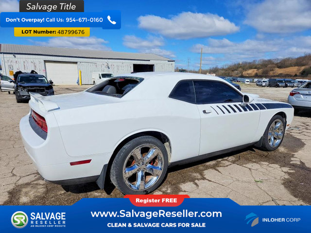 Used 2011 Dodge Challenger R/T RWD image 4