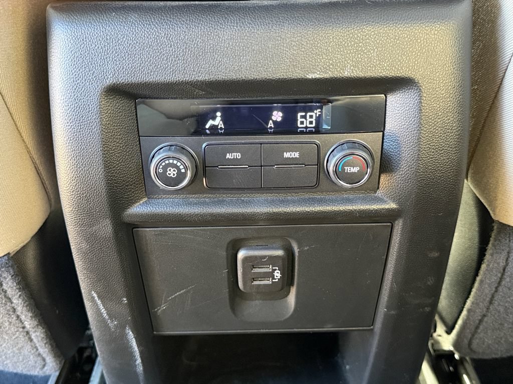 Used 2024 Chevrolet Traverse LT AWD/4WD image 37