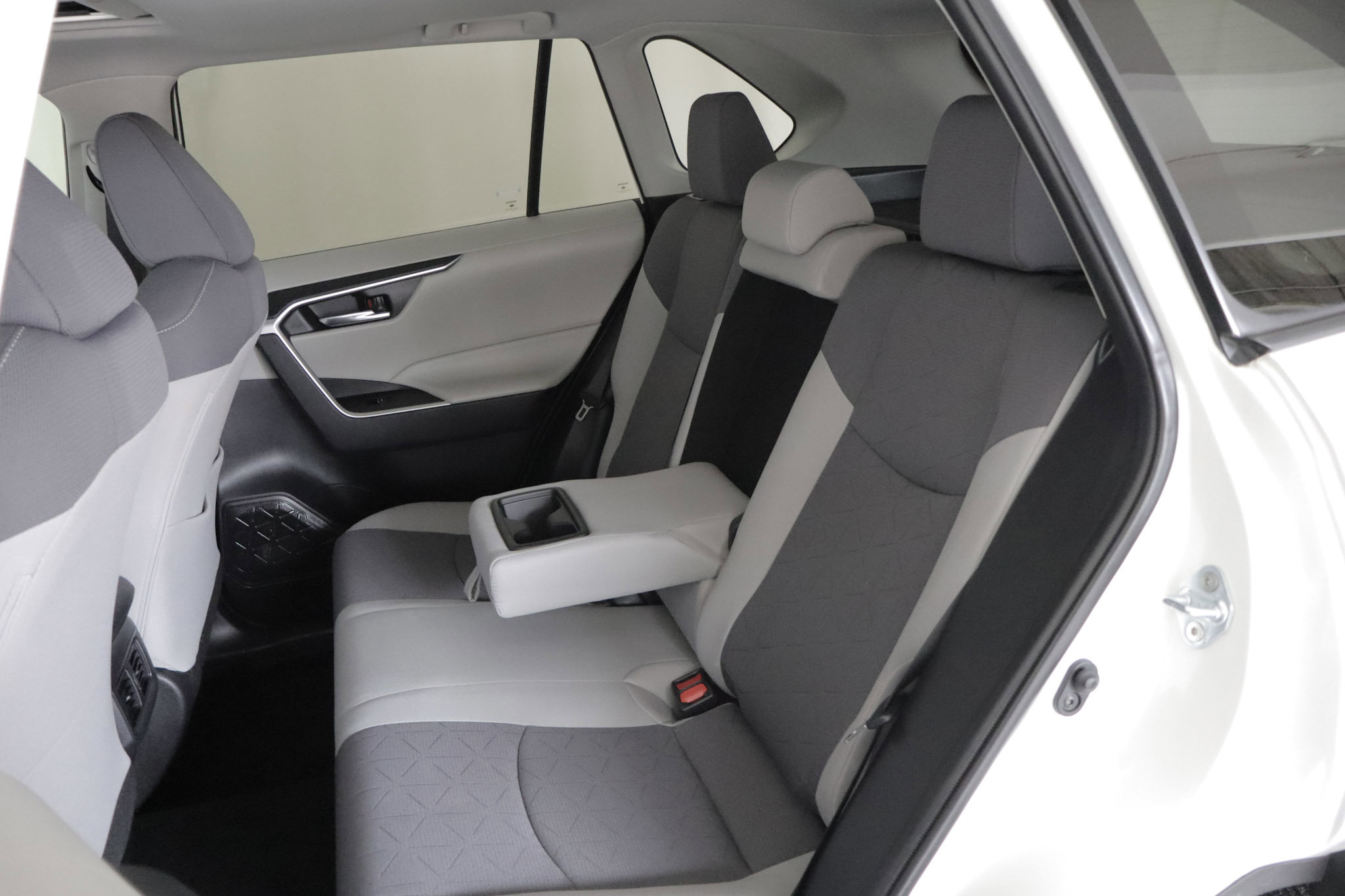 Used 2024 Toyota RAV4 XLE w/ Convenience Package image 11