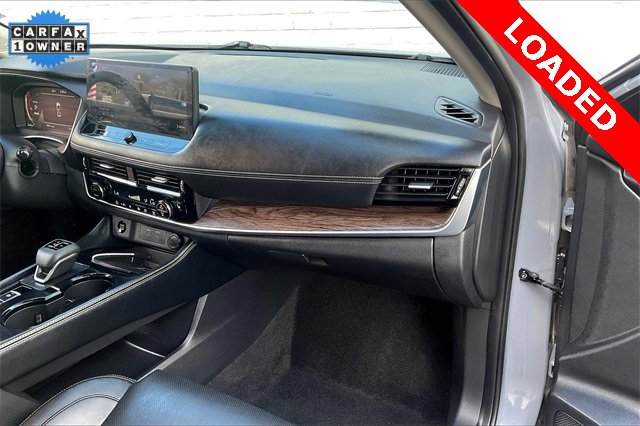 Used 2024 Nissan Rogue Platinum image 16