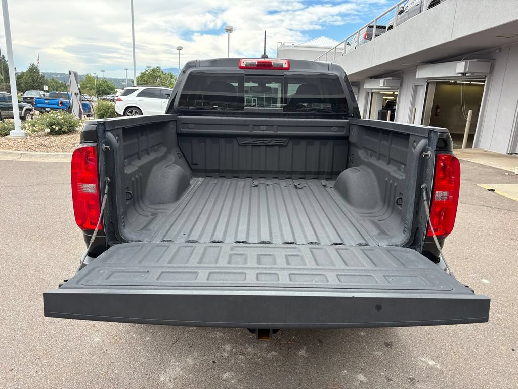 Used 2022 Chevrolet Colorado ZR2 w/ ZR2 Midnight Special Edition AWD/4WD image 26