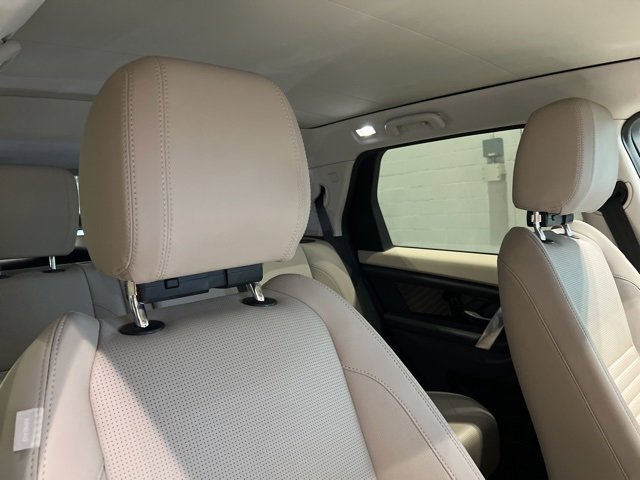 Used 2023 Land Rover Discovery Sport S image 52