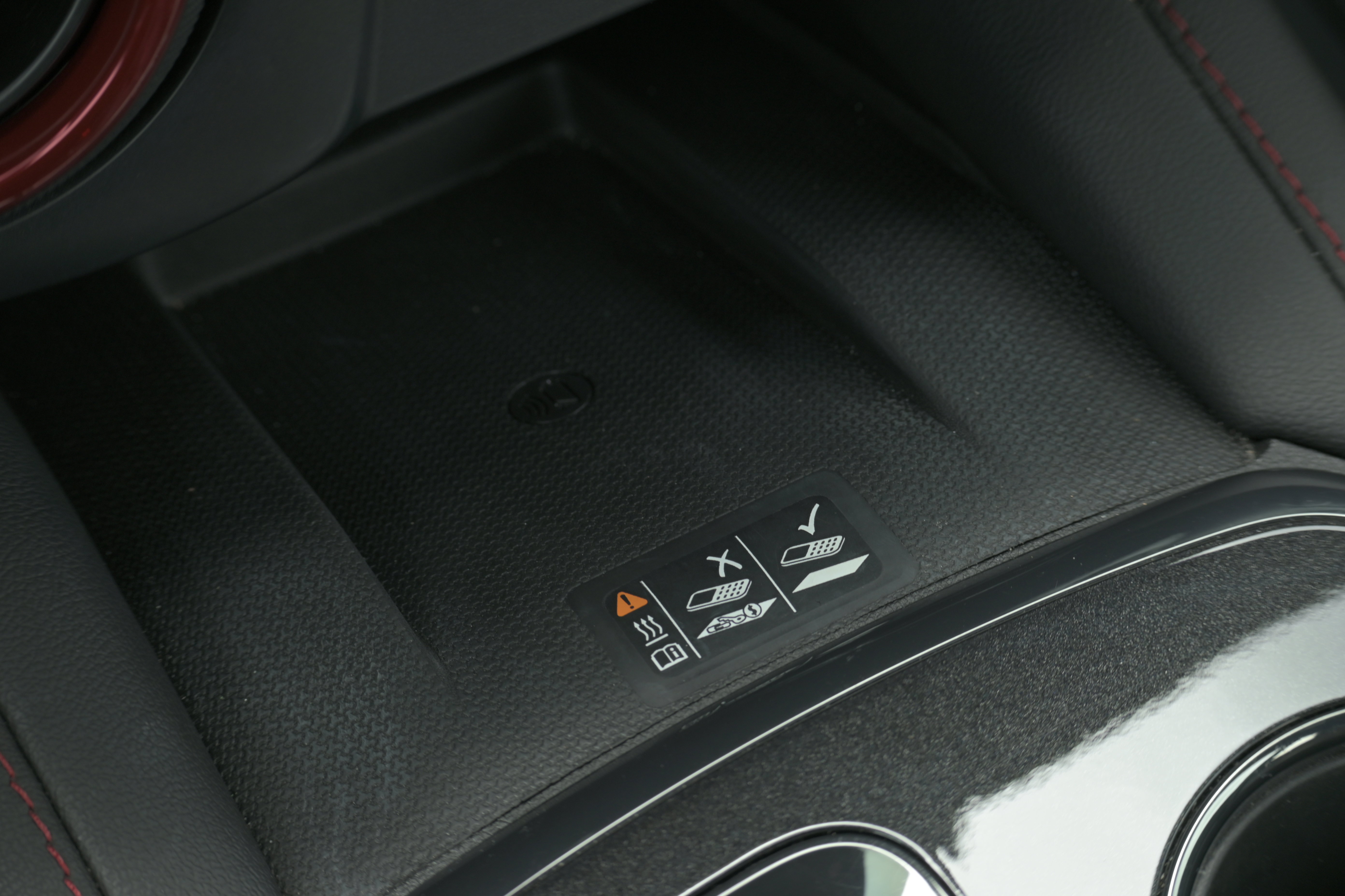 Used 2024 Chevrolet Blazer RS FWD image 29