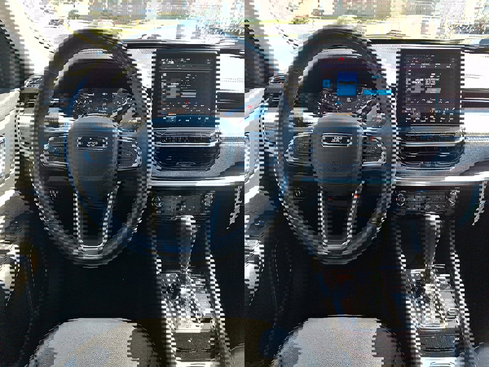 Used 2022 Jeep Compass Latitude w/ Convenience Group image 11