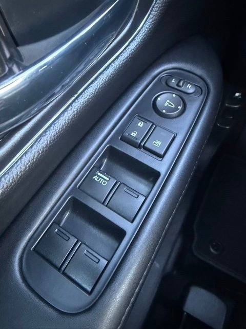 Used 2019 Honda HR-V Touring image 16