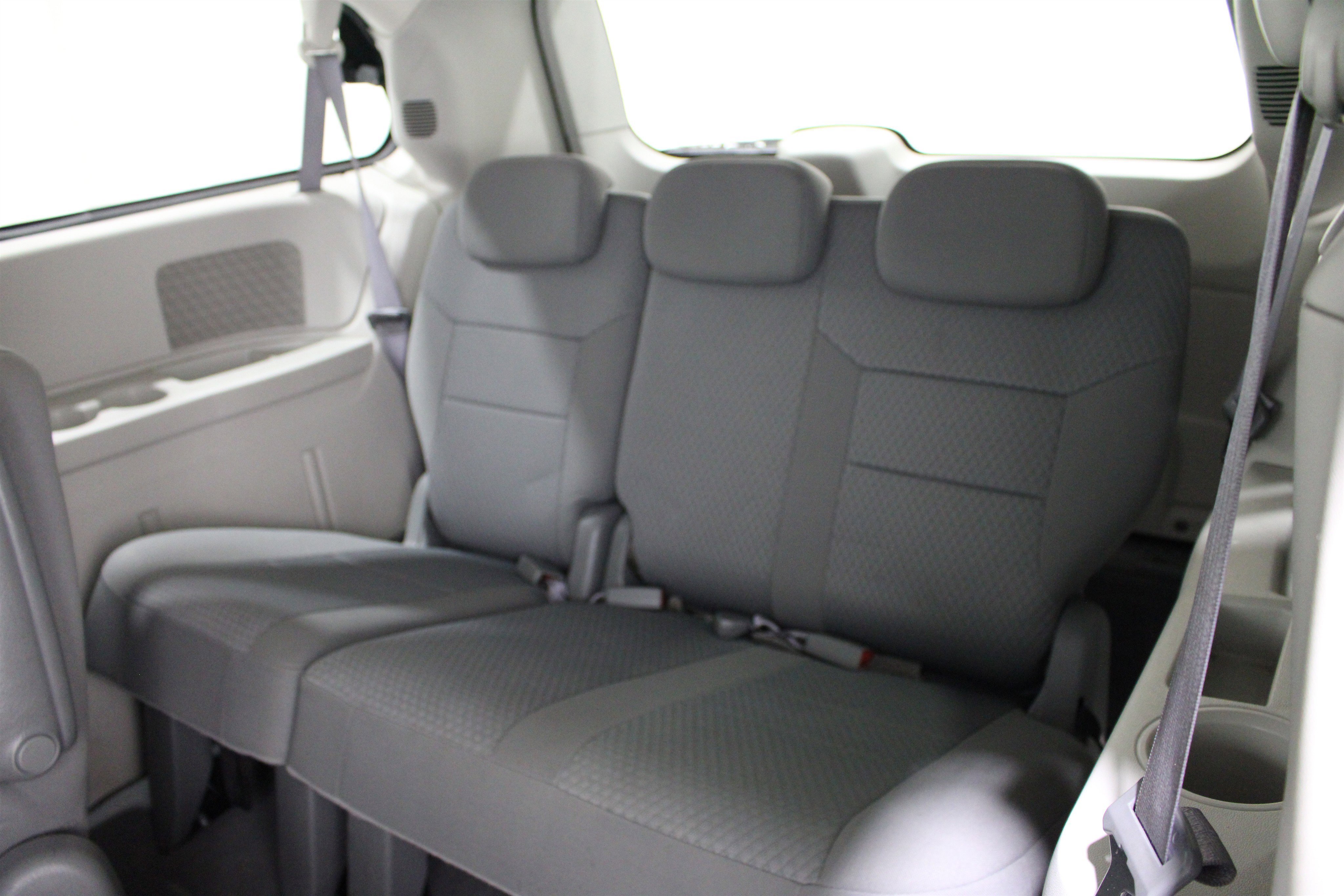 Used 2010 Dodge Grand Caravan SE FWD image 14