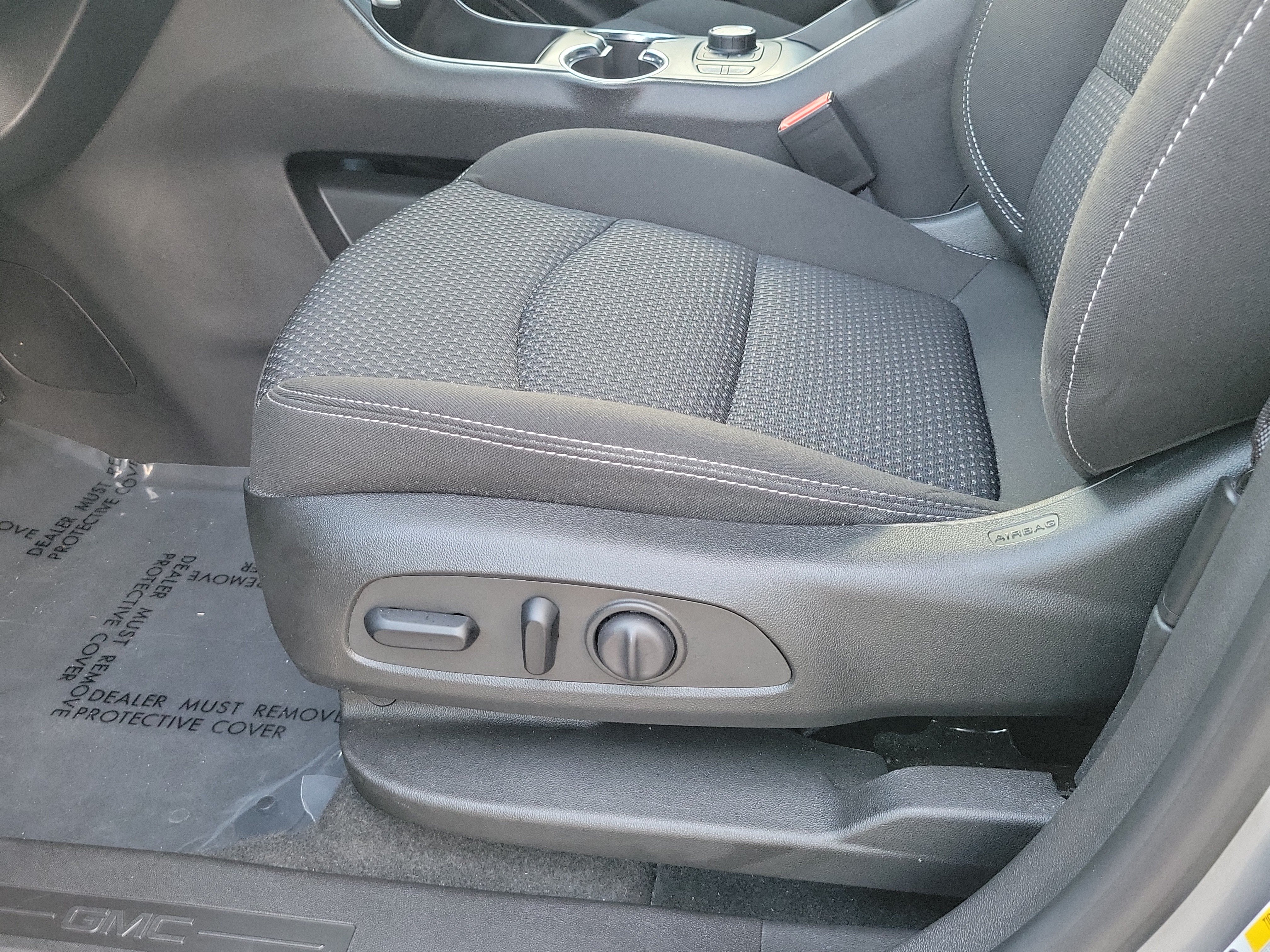 Used 2024 GMC Terrain SLE w/ Driver Convenience Package FWD image 12