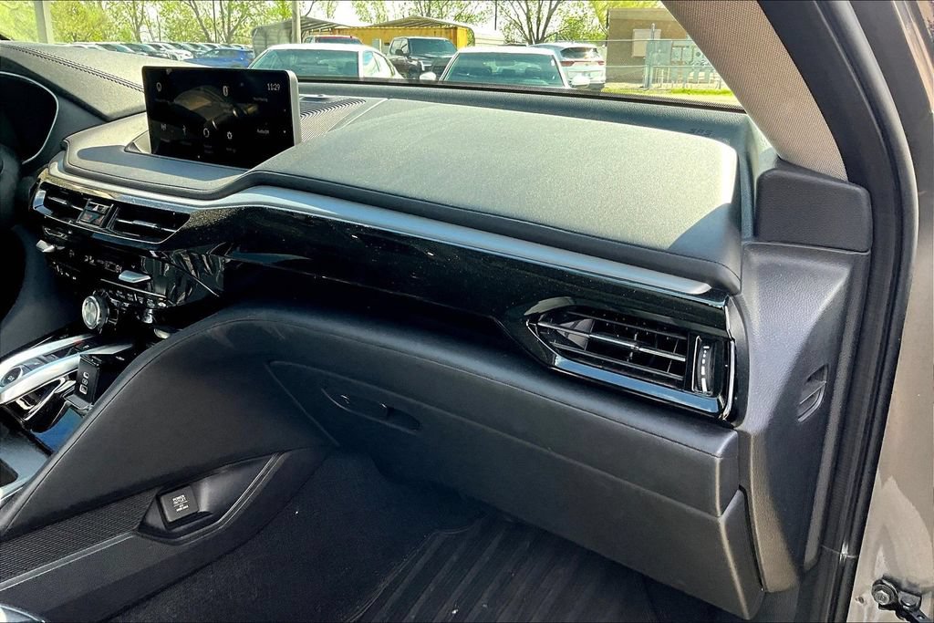 Used 2023 Acura MDX w/ Technology Package AWD/4WD image 18