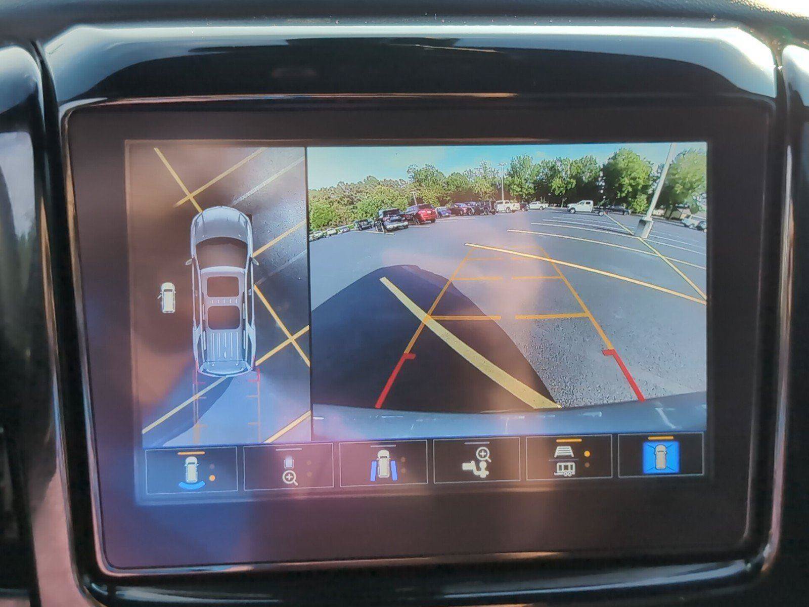 Used 2023 Chevrolet Traverse Premier FWD image 20
