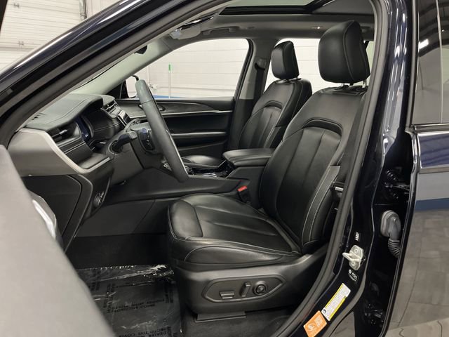 Used 2023 Jeep Grand Cherokee L Limited image 4