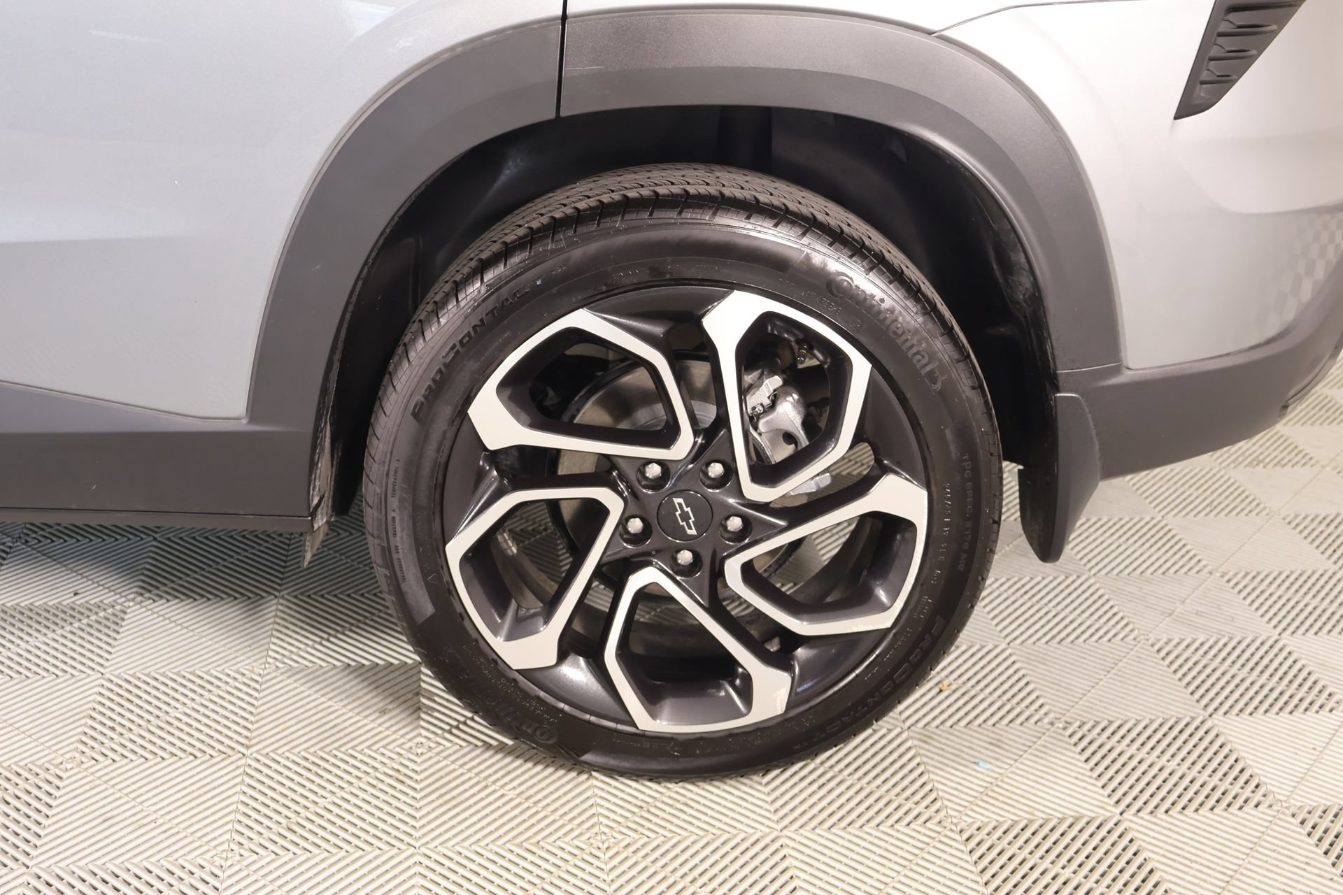 Used 2026 Chevrolet Trax RS w/ Sunroof Package FWD image 19
