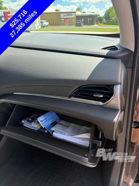 Used 2021 Chevrolet Traverse LT FWD image 32
