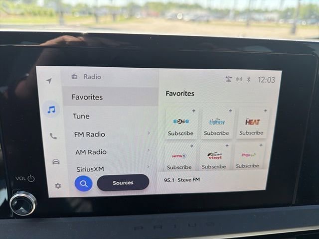 Used 2024 Toyota Prius XLE AWD/4WD image 17