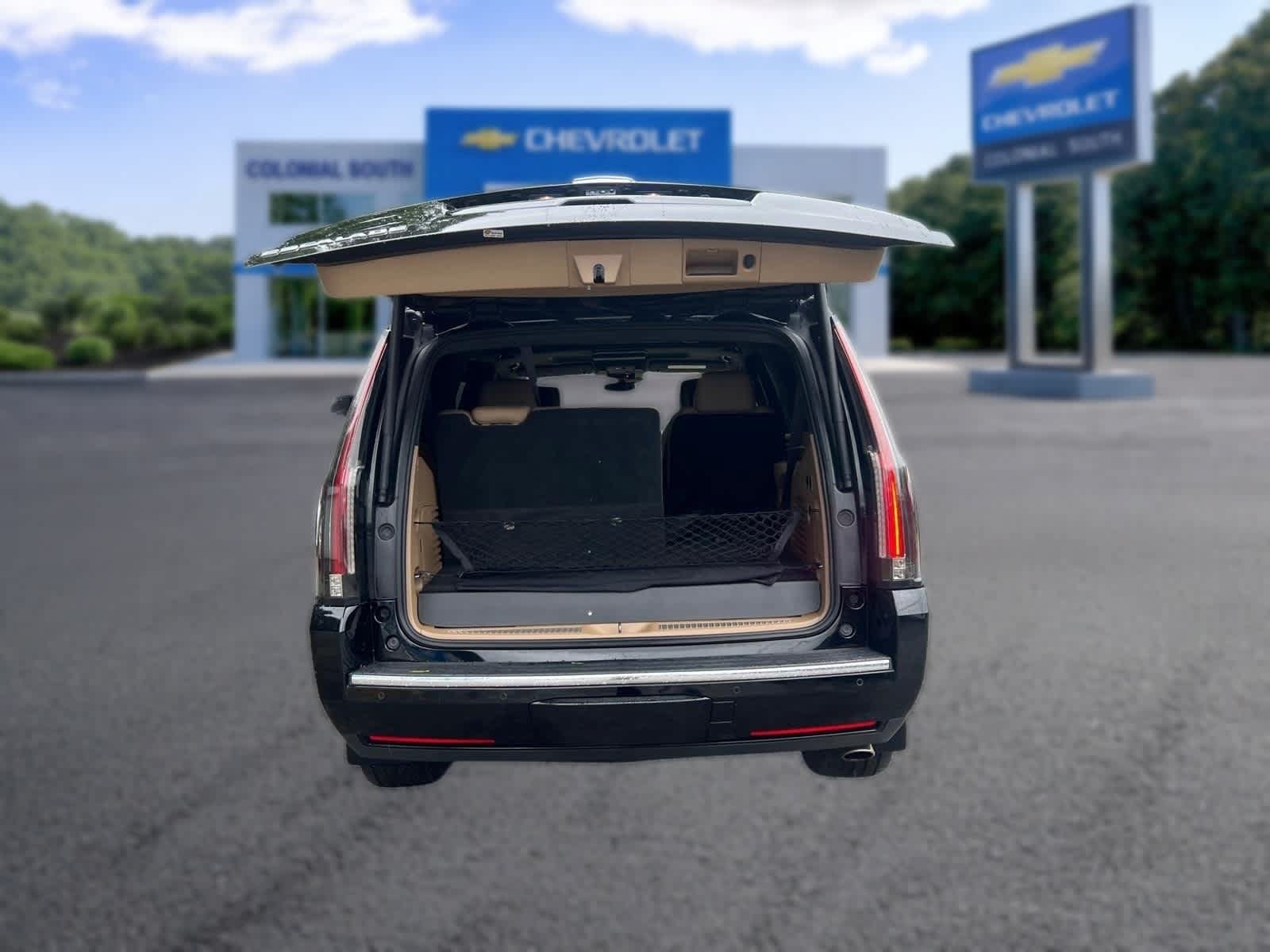 Used 2019 Cadillac Escalade Platinum AWD/4WD image 40