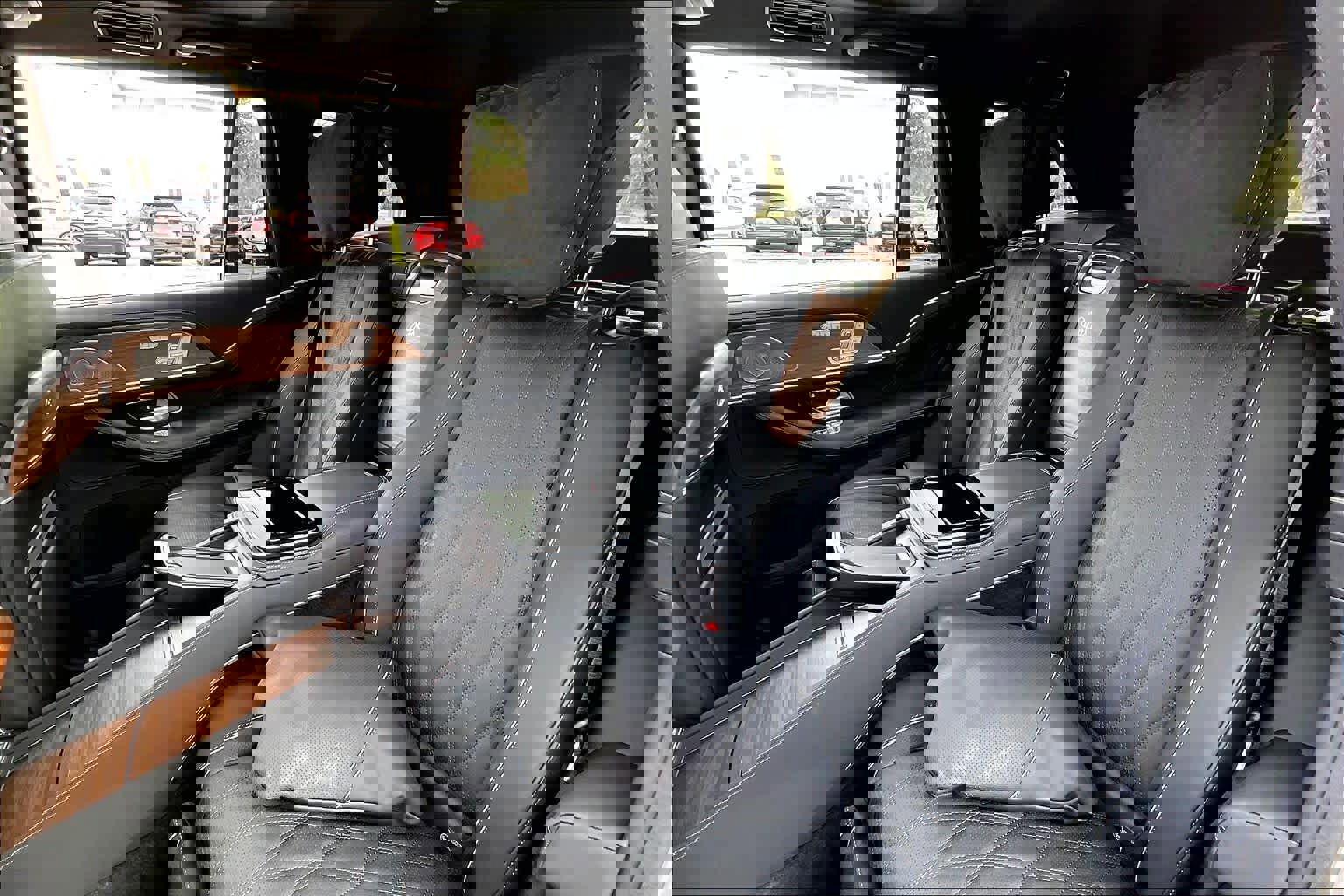 Used 2024 Mercedes-Benz Maybach GLS 600 4MATIC image 20