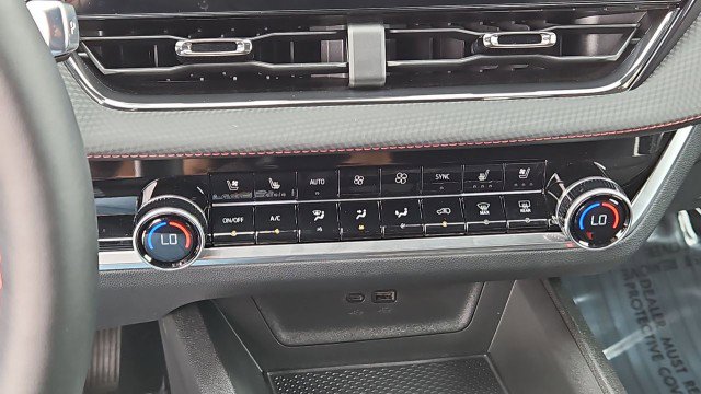 Used 2026 Chevrolet Equinox RS w/ Convenience Package III FWD image 18