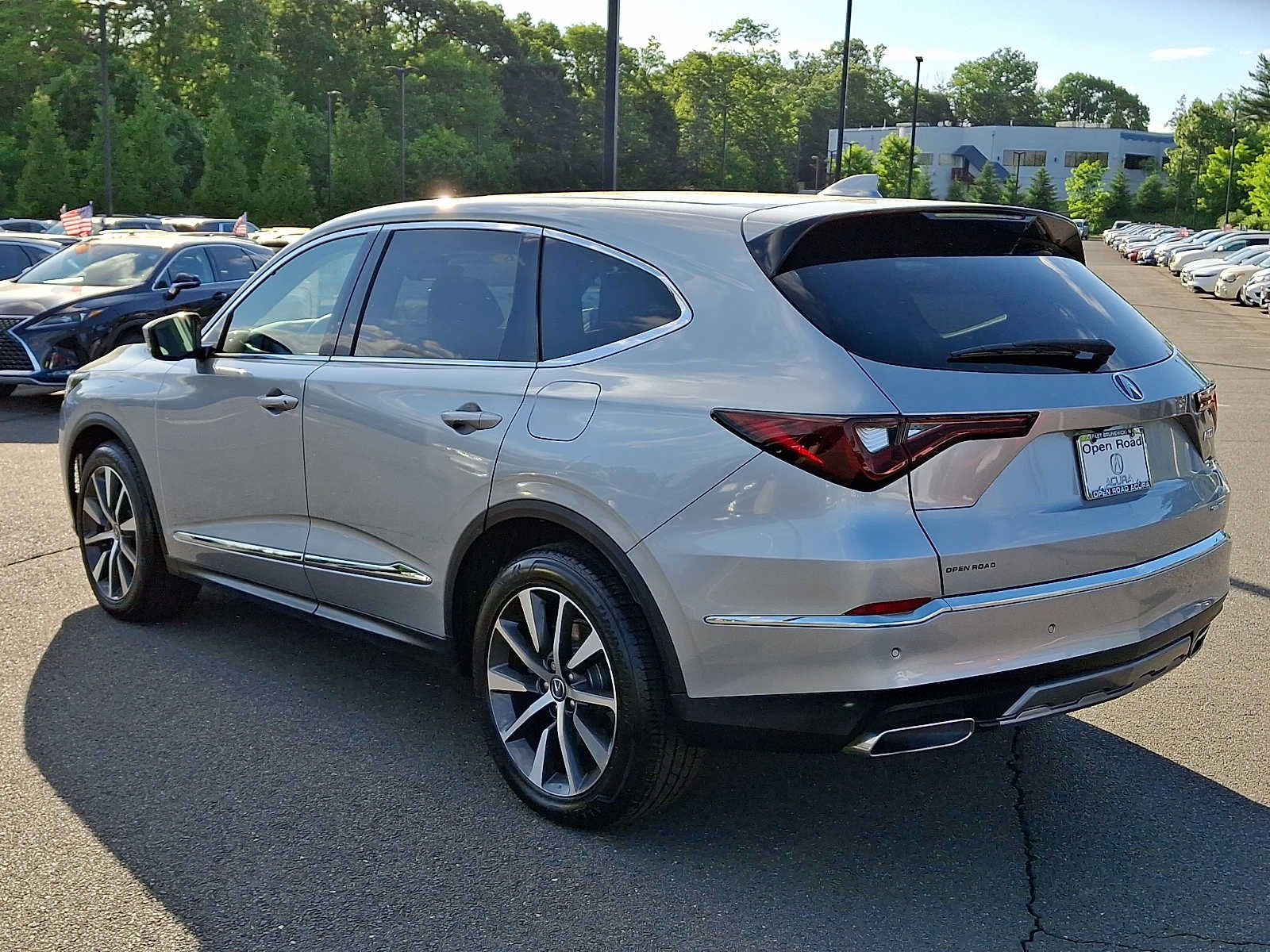 Certified 2026 Acura MDX w/ Technology Package AWD/4WD image 4
