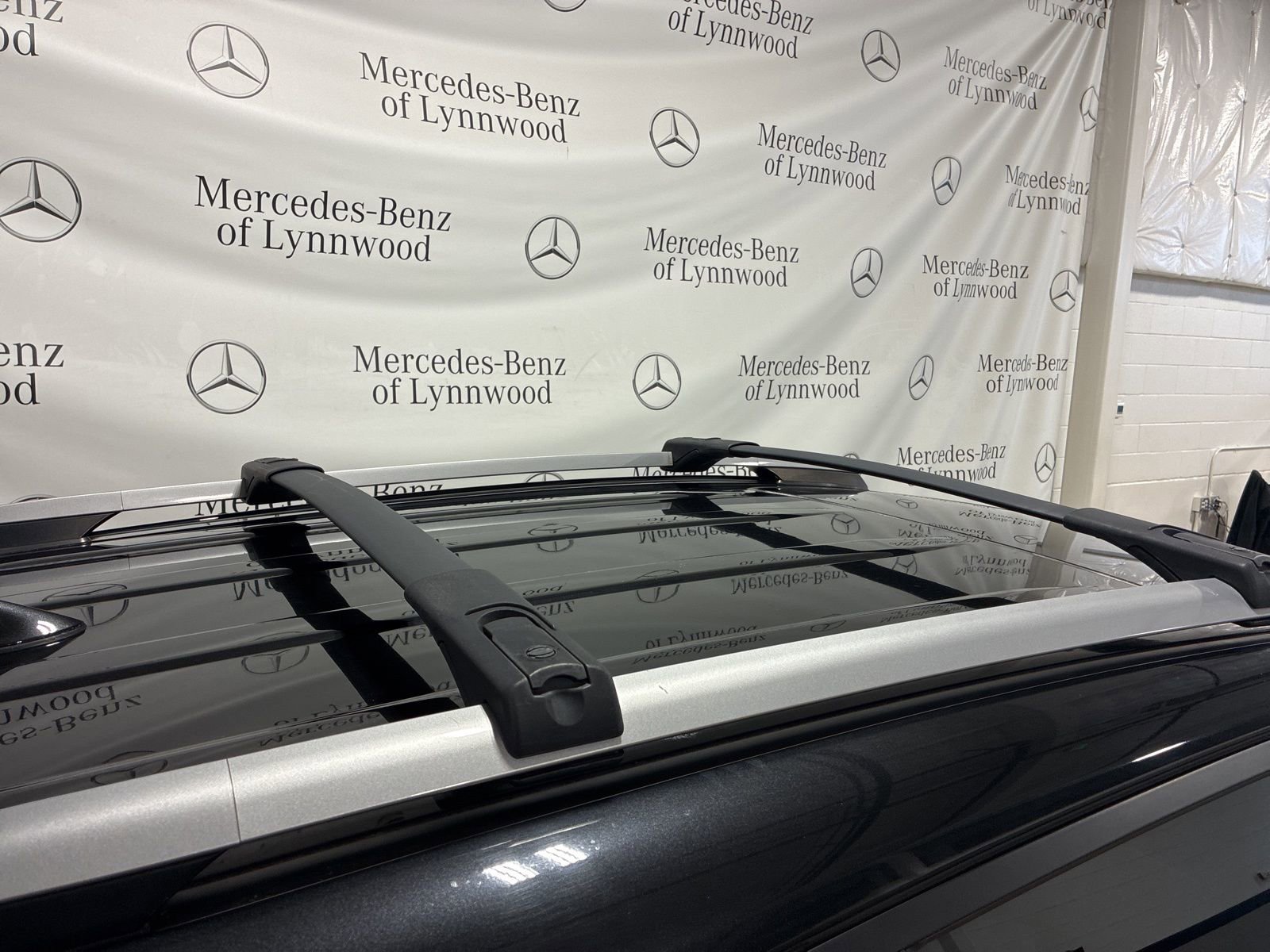 Used 2017 Toyota RAV4 SE image 11