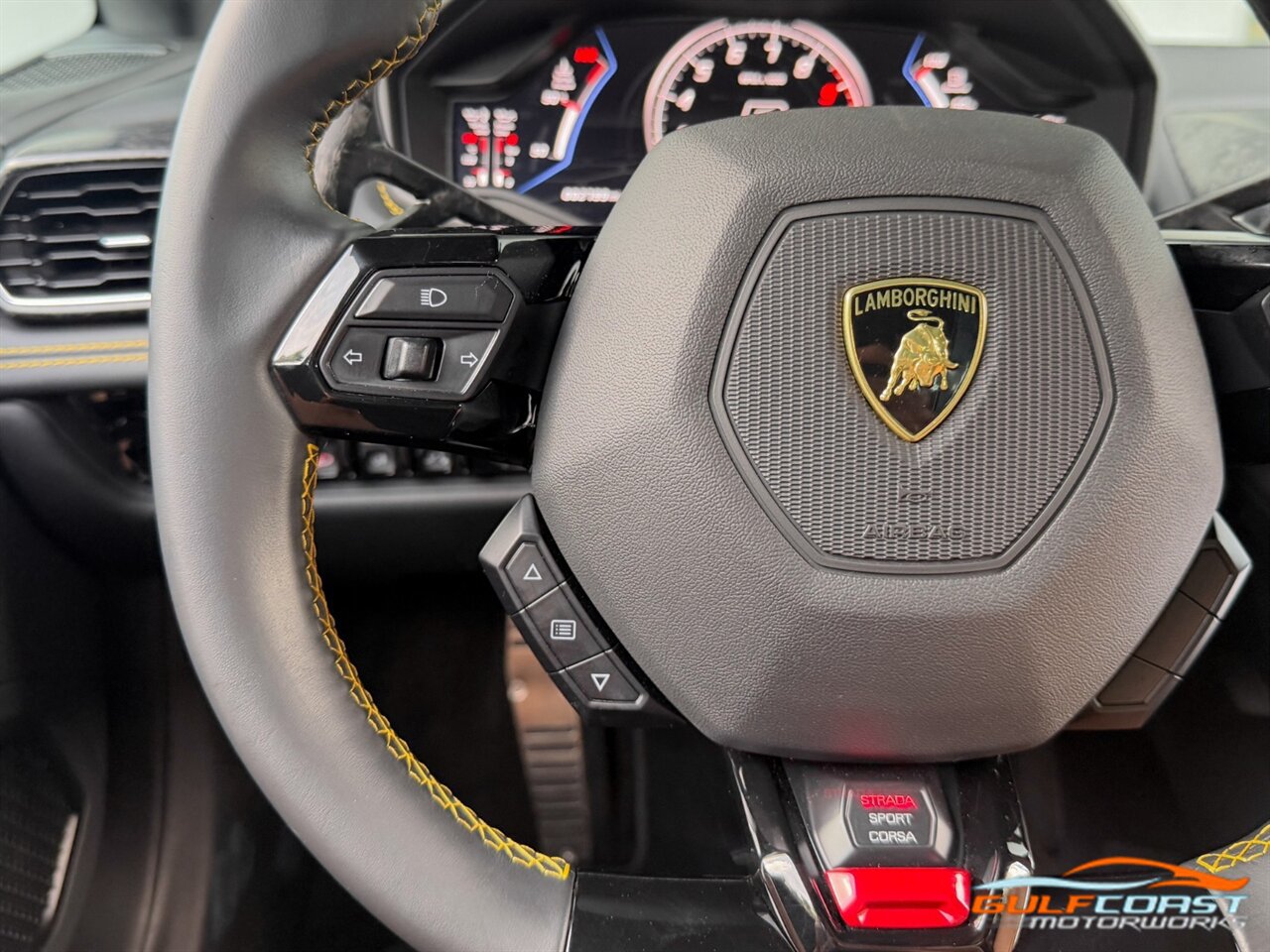 Used 2021 Lamborghini Huracan EVO RWD image 29