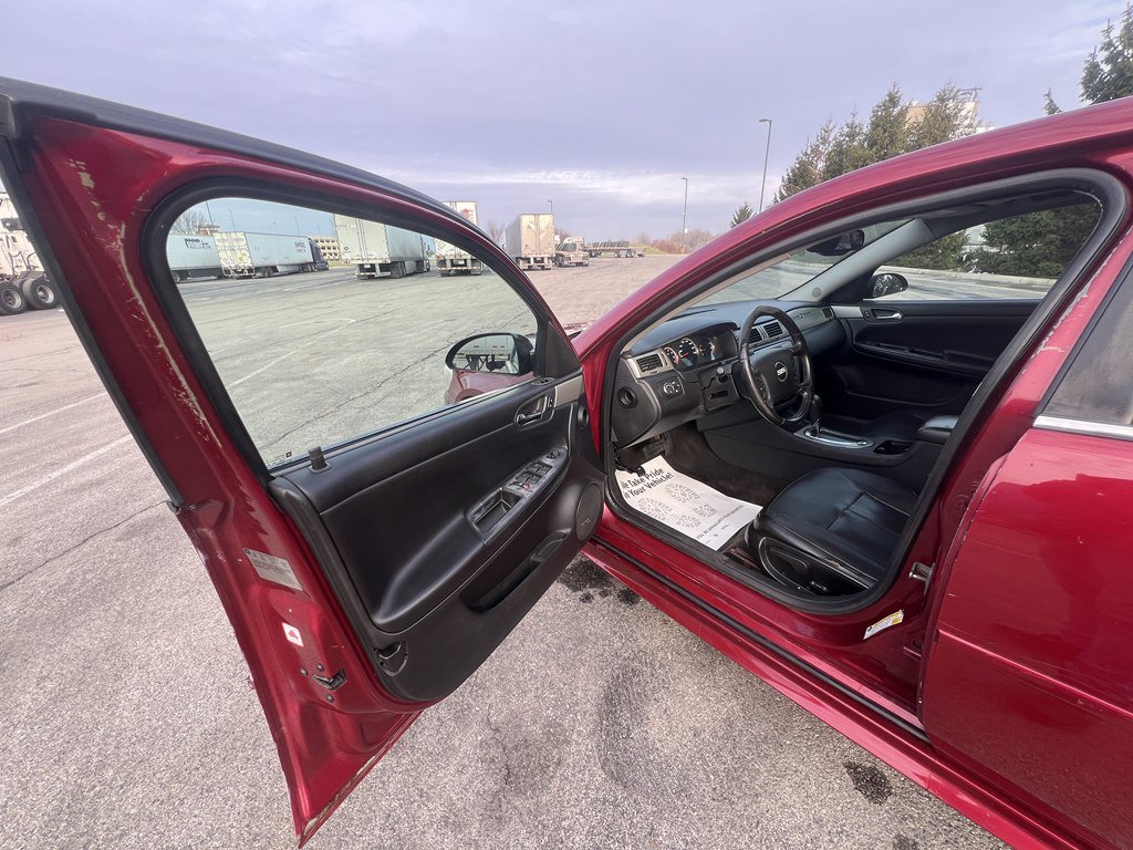 Used 2009 Chevrolet Impala SS w/ Convenience Package image 16
