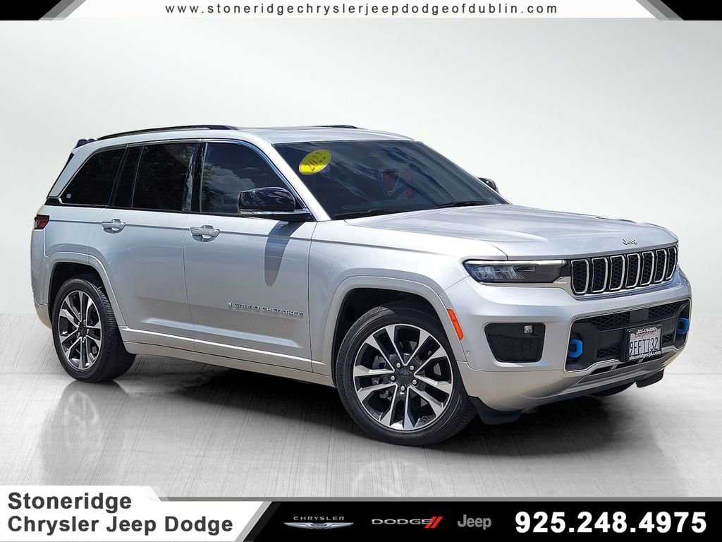 Used 2022 Jeep Grand Cherokee Overland w/ Luxury Tech Group IV AWD/4WD image 1