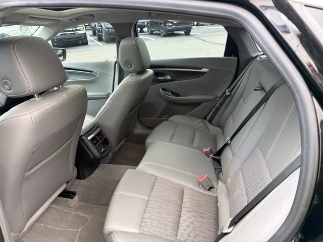 Used 2018 Chevrolet Impala LT w/ Sunroof and Spoiler Package FWD image 10
