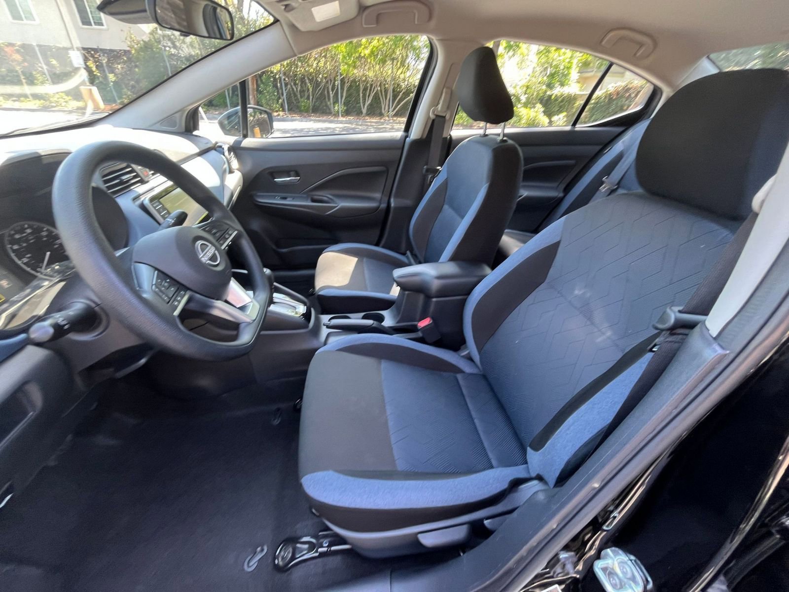 Used 2025 Nissan Versa SV FWD image 24