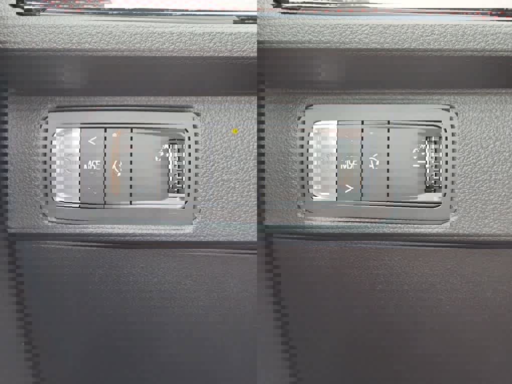 New 2026 Chevrolet Traverse RS w/ LPO, Floor Liner Package image 18