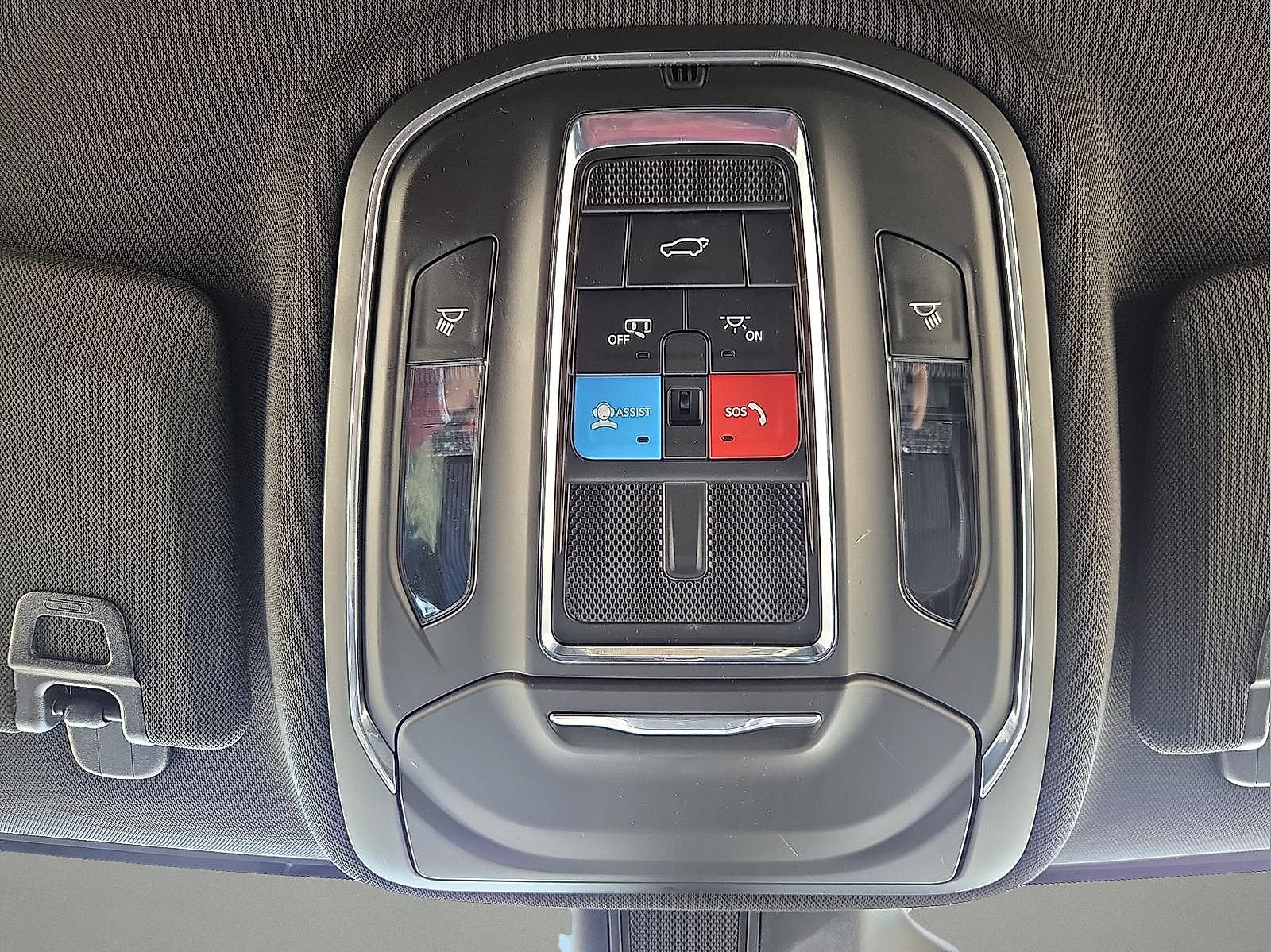 Used 2024 Jeep Grand Cherokee Altitude AWD/4WD image 19