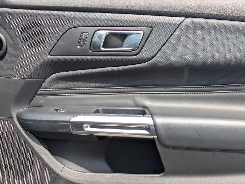 Used 2025 Ford Mustang Premium image 30