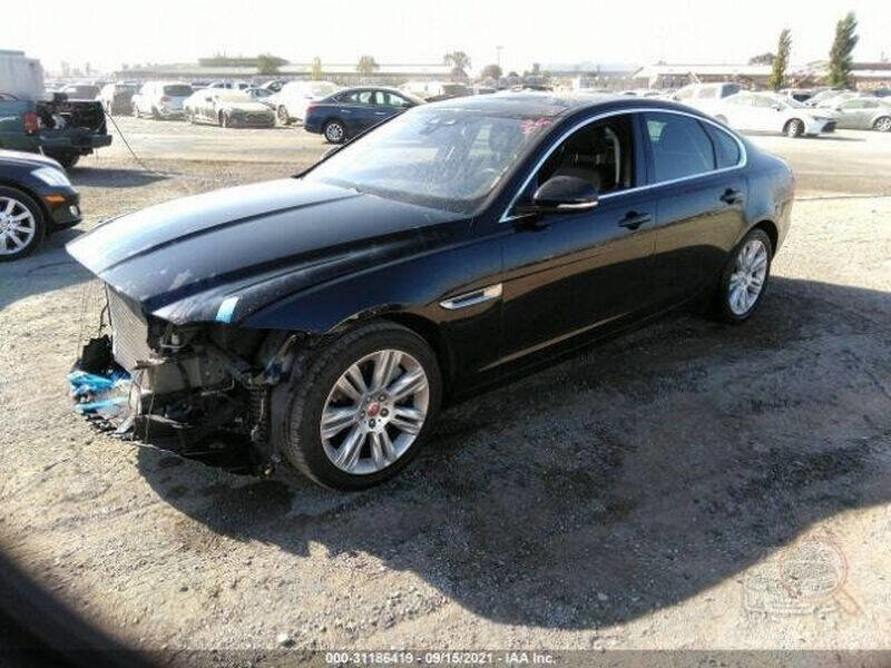 Used 2017 Jaguar XF Premium image 1