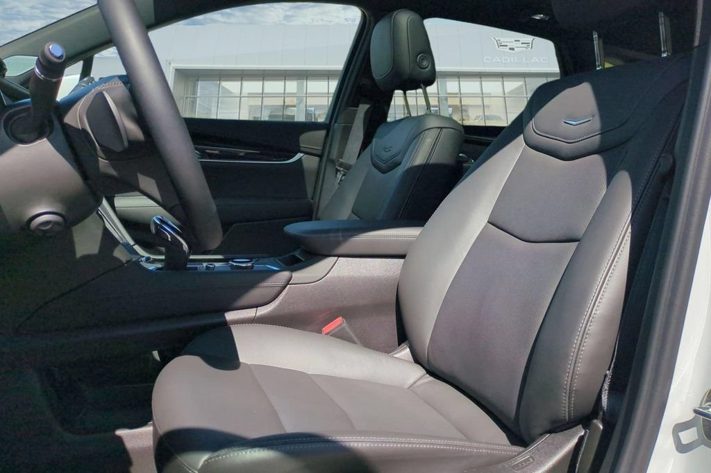 Used 2026 Cadillac XT5 Premium Luxury w/ Driver Assist Package AWD/4WD image 15