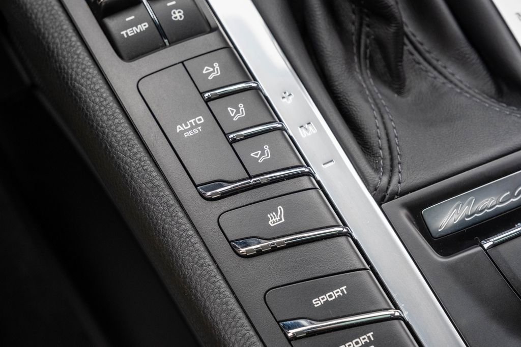 Used 2018 Porsche Macan Sport Edition image 23