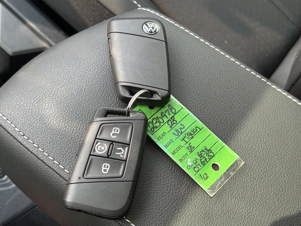 Certified 2023 Volkswagen Tiguan SE w/ Panoramic Sunroof Package FWD image 55