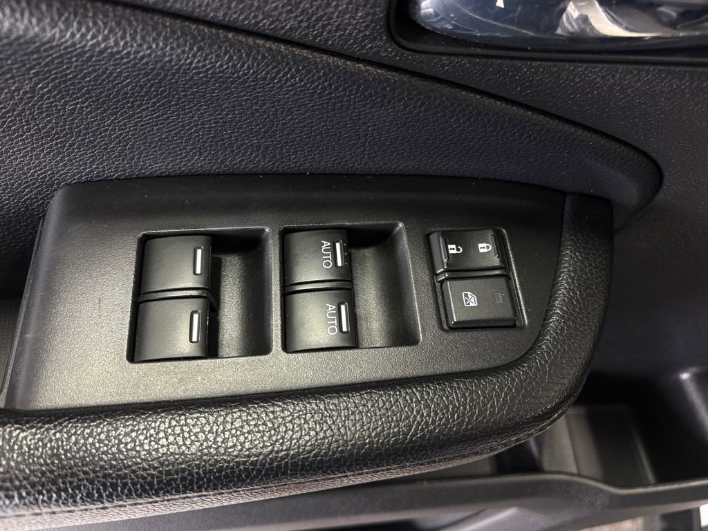 Used 2018 Honda Pilot Touring image 13