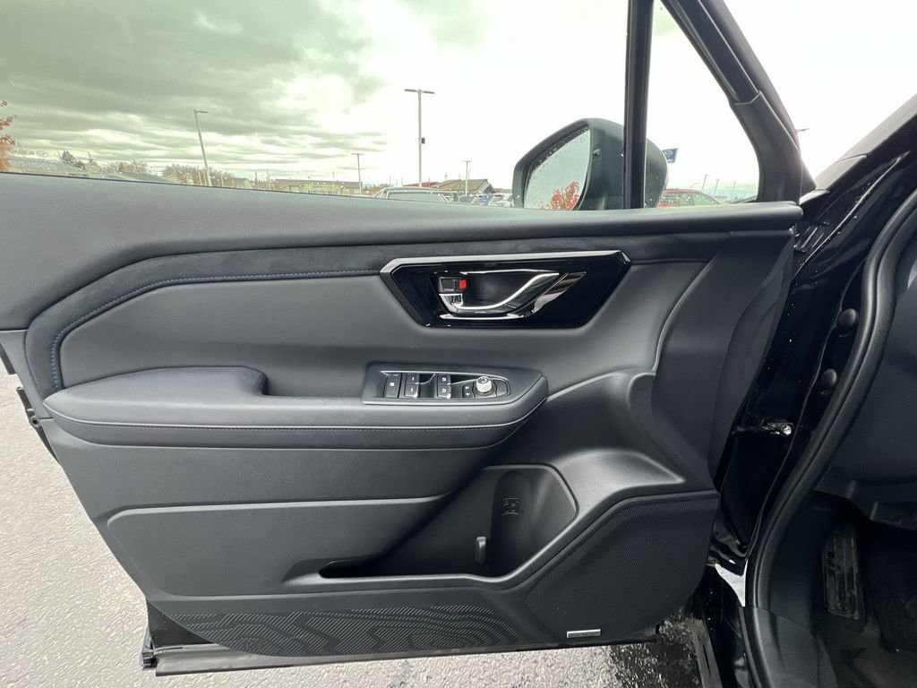 Used 2025 Subaru Forester Limited image 23