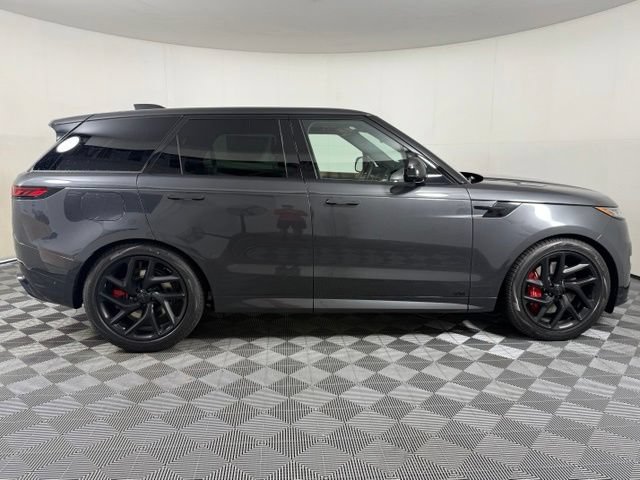 New 2026 Land Rover Range Rover Sport Dynamic SE AWD/4WD image 8