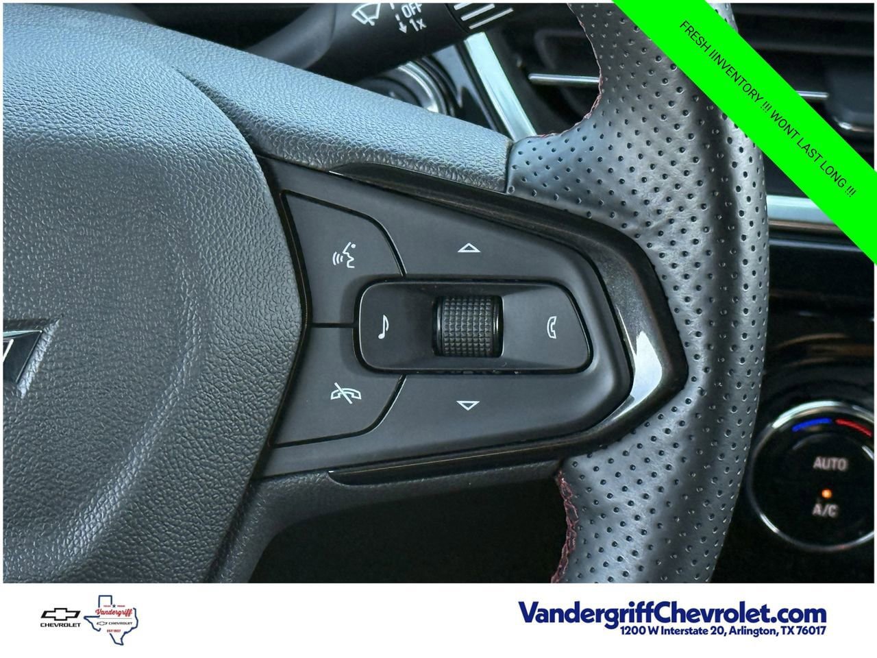 Used 2024 Chevrolet Trax RS FWD image 12
